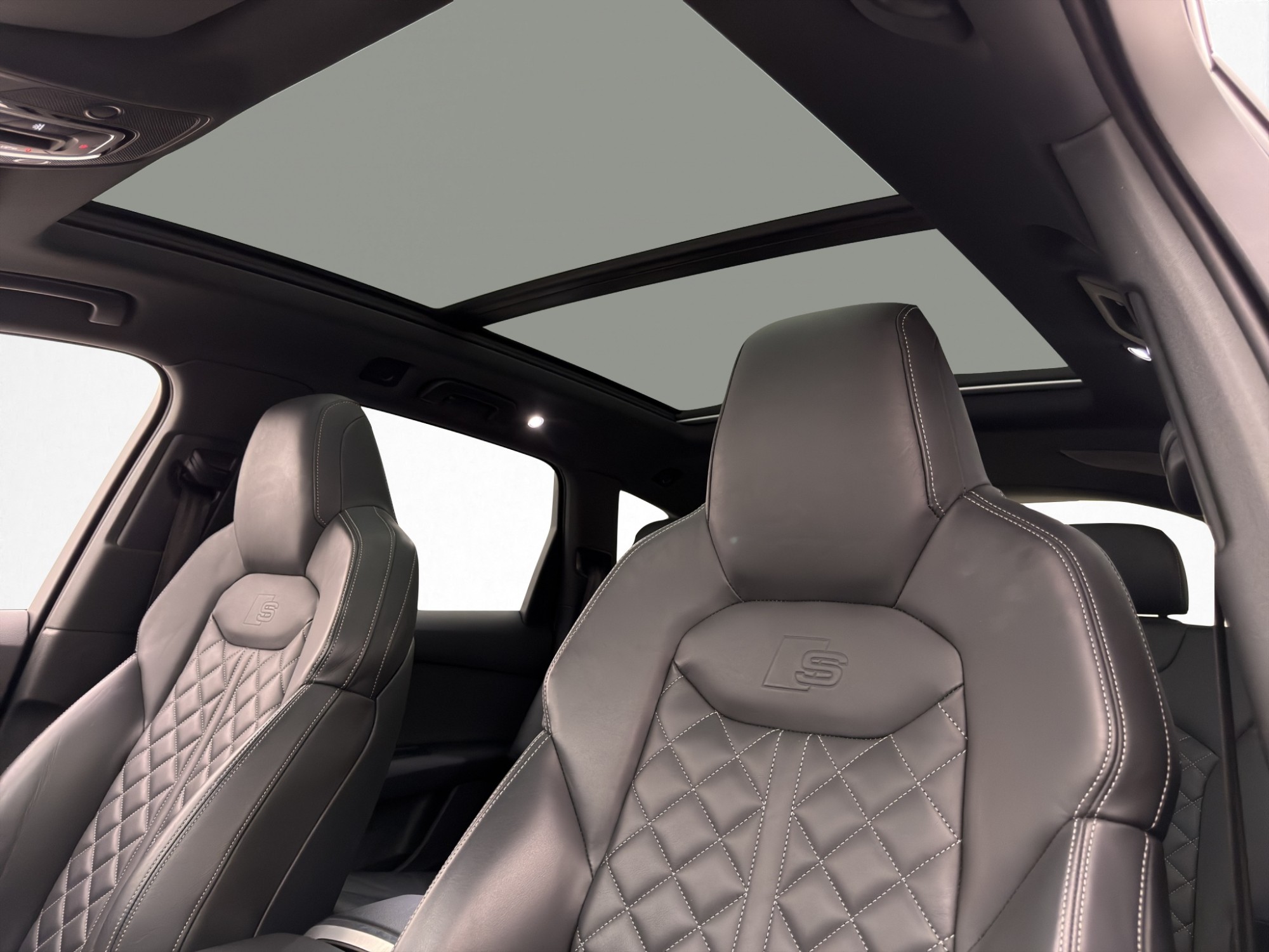 Audi SQ7 quilted leather interior