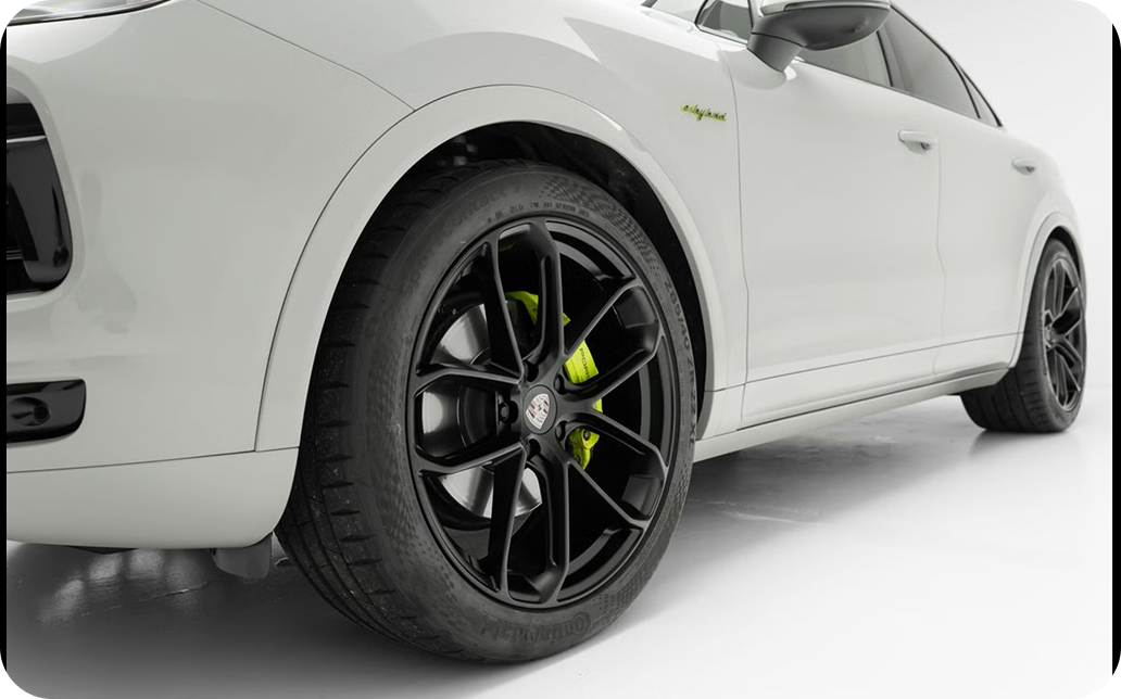 Wheel and brake caliper